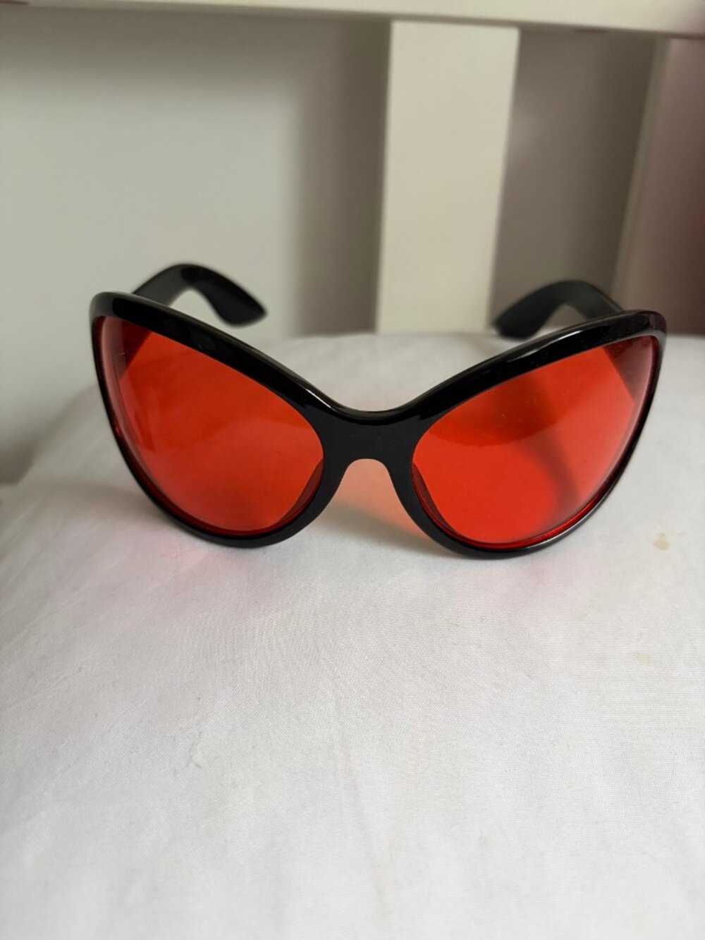 Black Frame Red Lens Fashion Sunglasses Worn Once